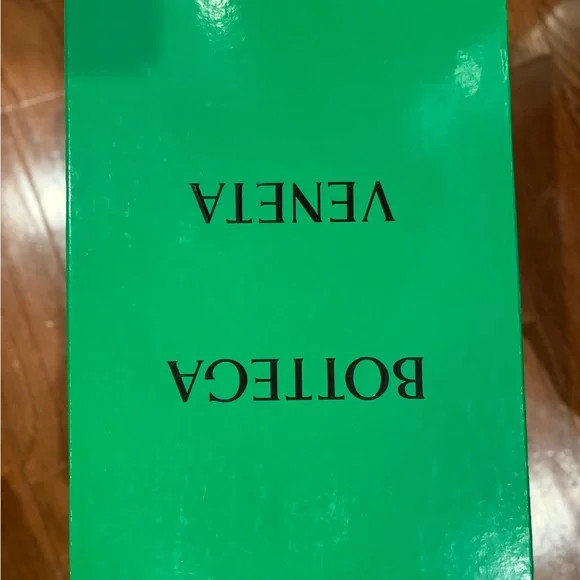 Bottega Veneta Black and Green Mules - Picture 8 of 8